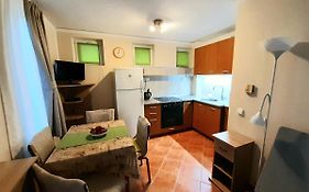 Golden Sunshine Apartman